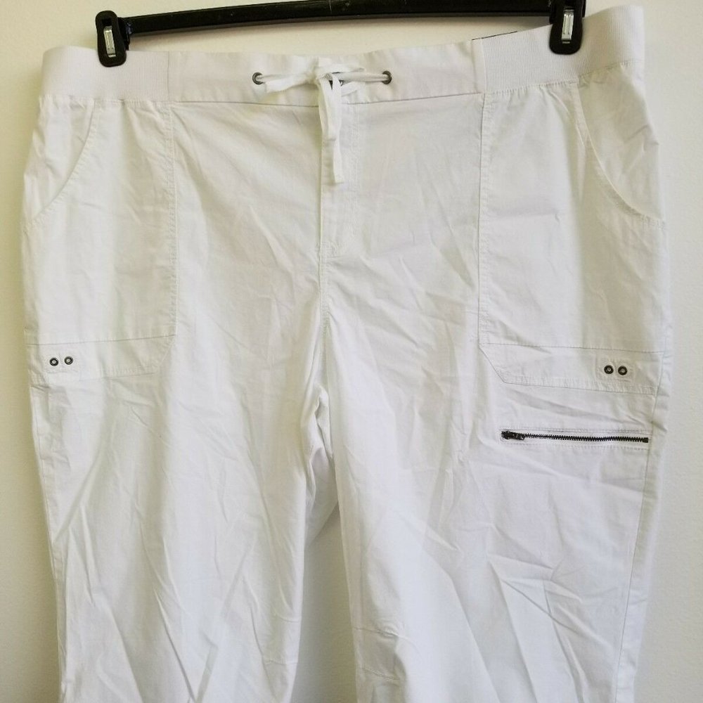 Lane Bryant White Totally Cropped Pants Size 28